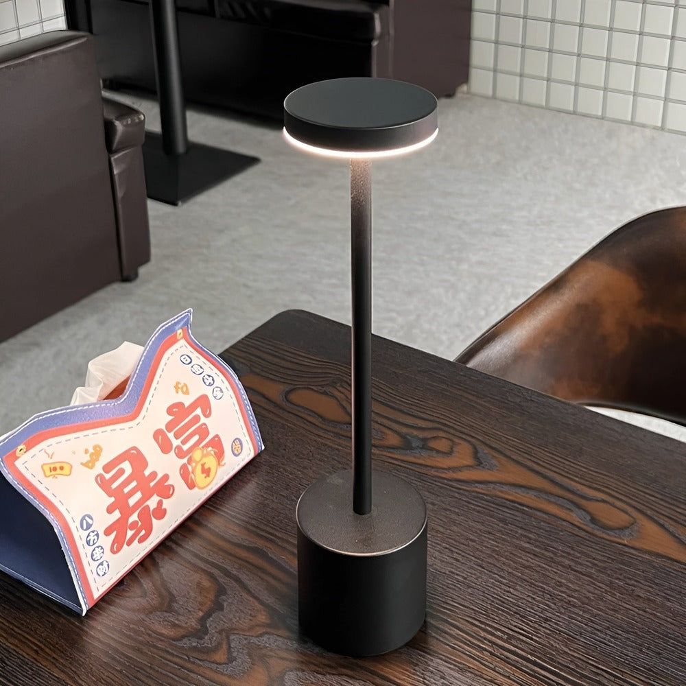 RetroGlow - Retroinspirowana lampa stołowa LED z bezprzewodowym i USB ładowaniem